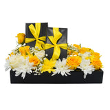 Yellow and White Mix Flowers with Gift Boxes Hamper سلة زهور مشكلة باللونين الأصفر والأبيض مع علب الهدايا