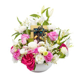 Mix Roses Vase with Medium Chocolate Box Hamper  مزهرية ورد مشكل مع علبة شوكولاتة متوسطة الحجم